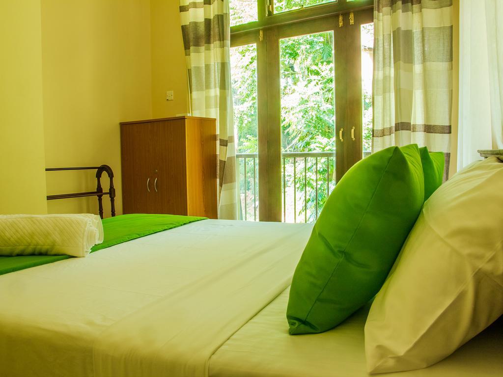 Aronka Homestay キャンディー エクステリア 写真