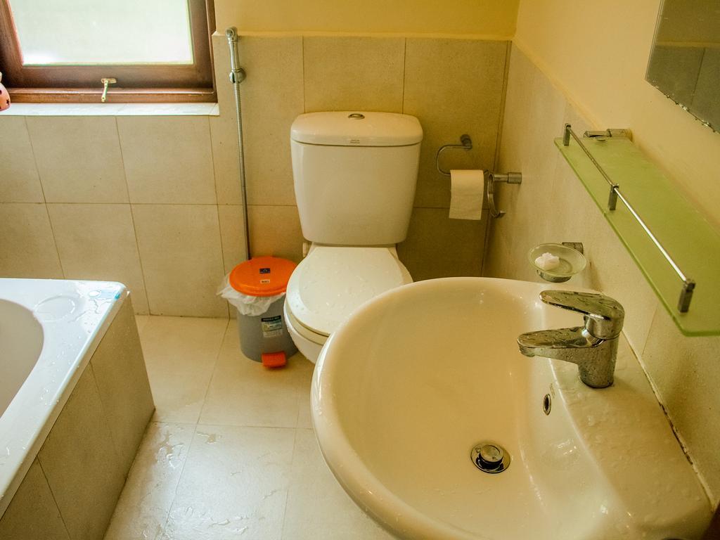 Aronka Homestay キャンディー エクステリア 写真