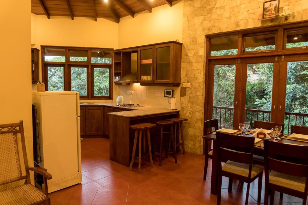 Aronka Homestay キャンディー 部屋 写真