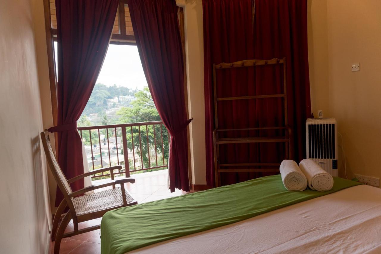 Aronka Homestay キャンディー エクステリア 写真