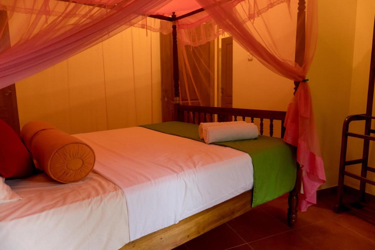 Aronka Homestay キャンディー エクステリア 写真