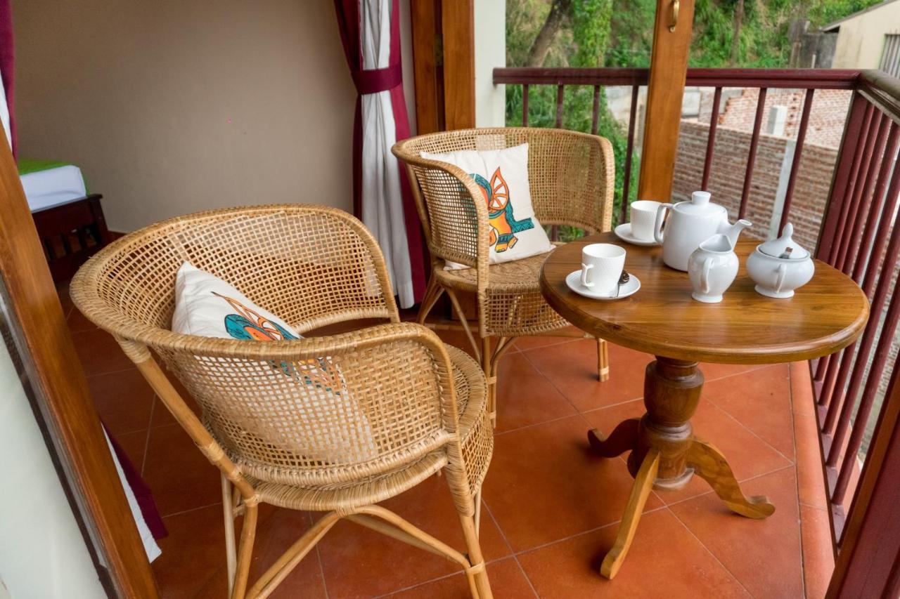 Aronka Homestay キャンディー エクステリア 写真