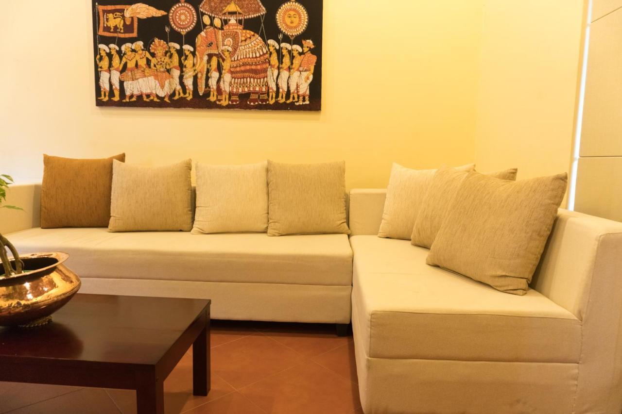 Aronka Homestay キャンディー エクステリア 写真