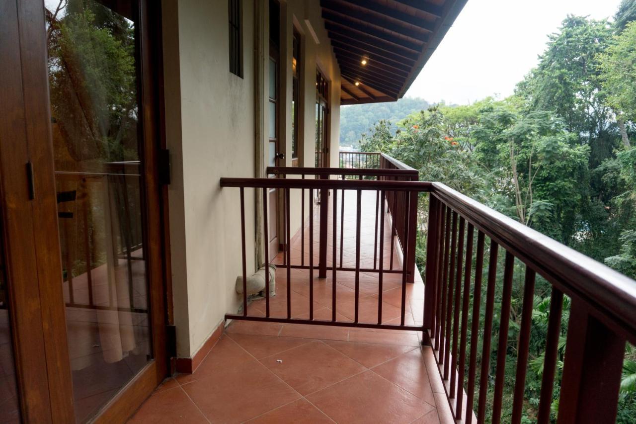 Aronka Homestay キャンディー エクステリア 写真