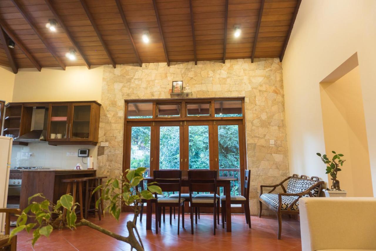 Aronka Homestay キャンディー エクステリア 写真