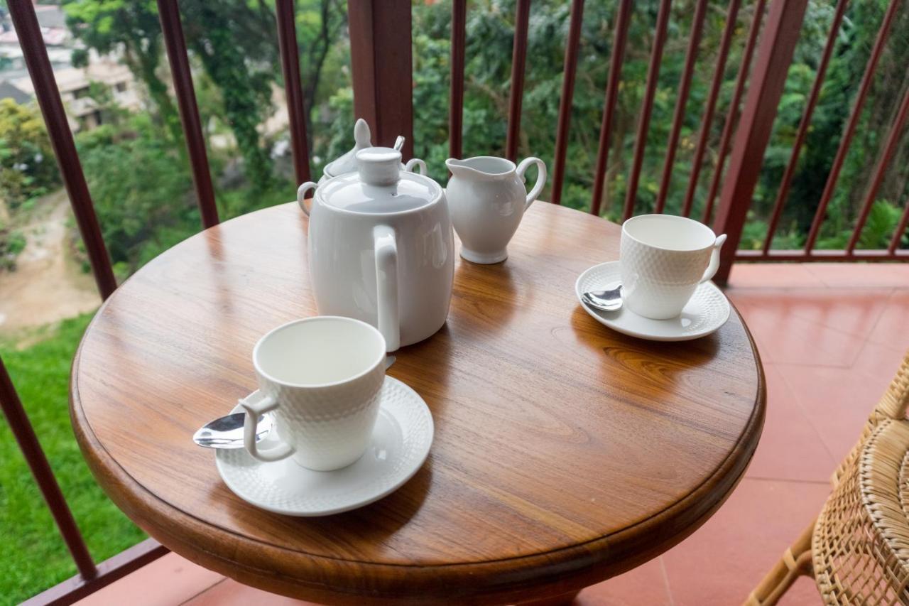 Aronka Homestay キャンディー 部屋 写真