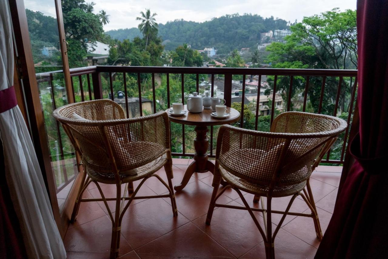 Aronka Homestay キャンディー エクステリア 写真