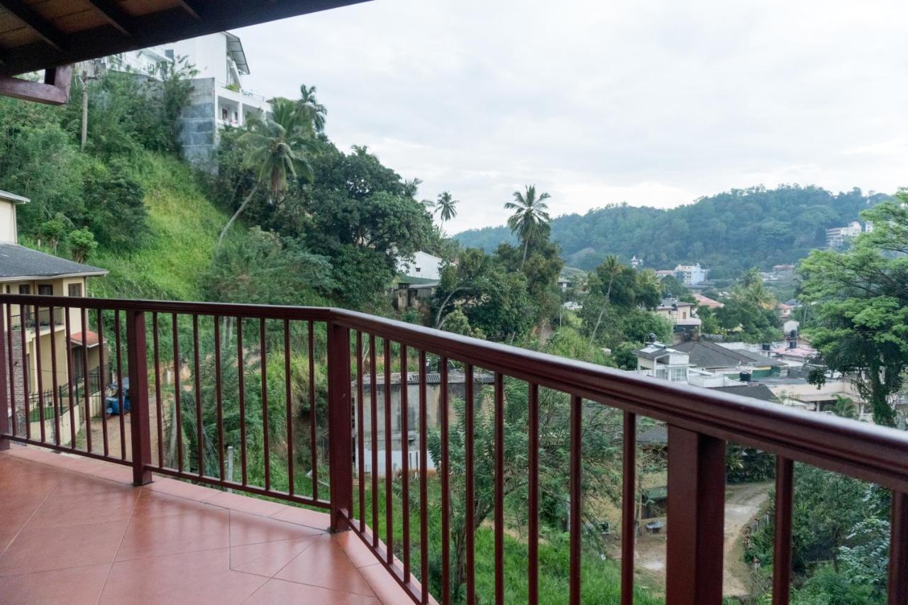 Aronka Homestay キャンディー エクステリア 写真